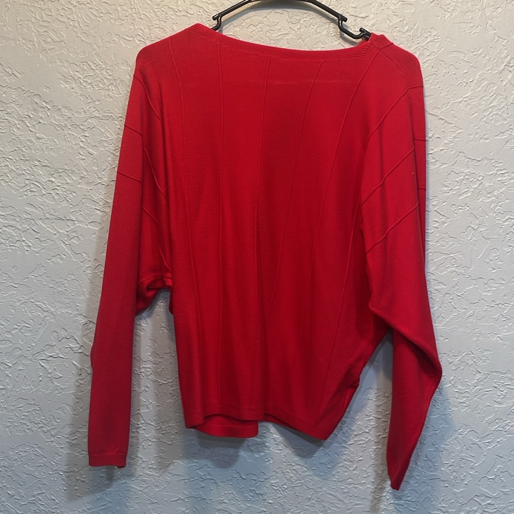 Red top - Picture 3 of 3